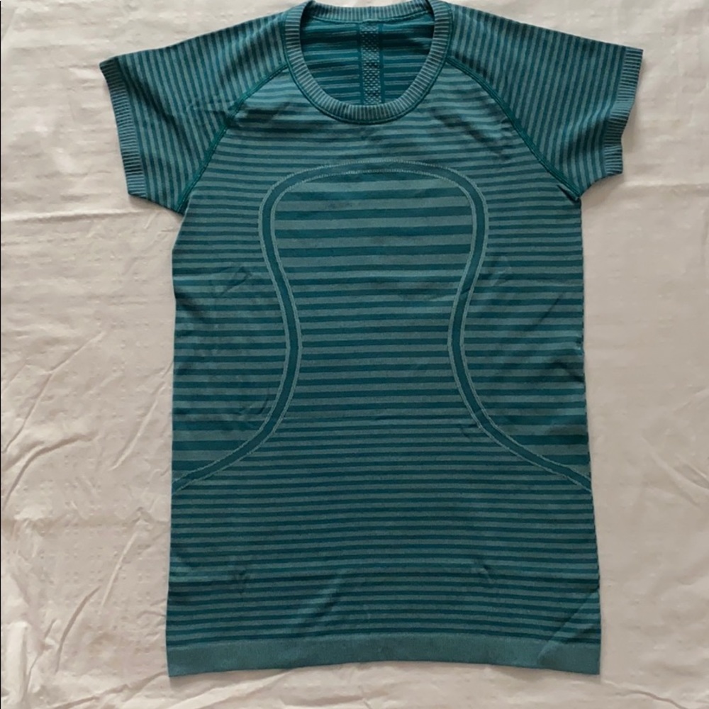 Lululemon Swiftly Short Sleeve Size 8 Run like new